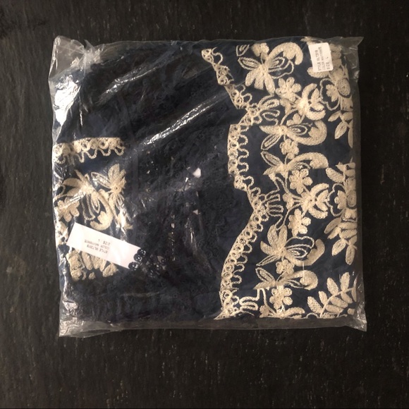 [muse look] White Navy lace Off-shoulder Flower Lace Embroidery Boho Top - Picture 8 of 9